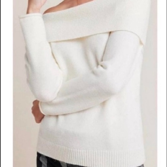 Anthropologie Sweaters - Anthropologie Shelby Off-The-Shoulder Cream Knit Sweater in Size Medium